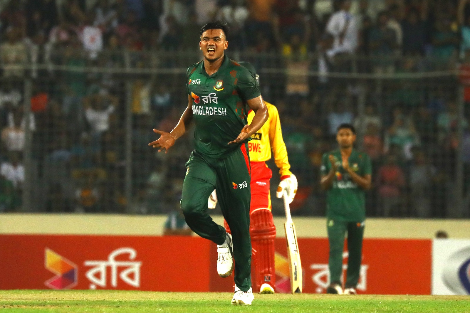 Bangladesh manage to survive Zimbabwe scare in fourth T20I
